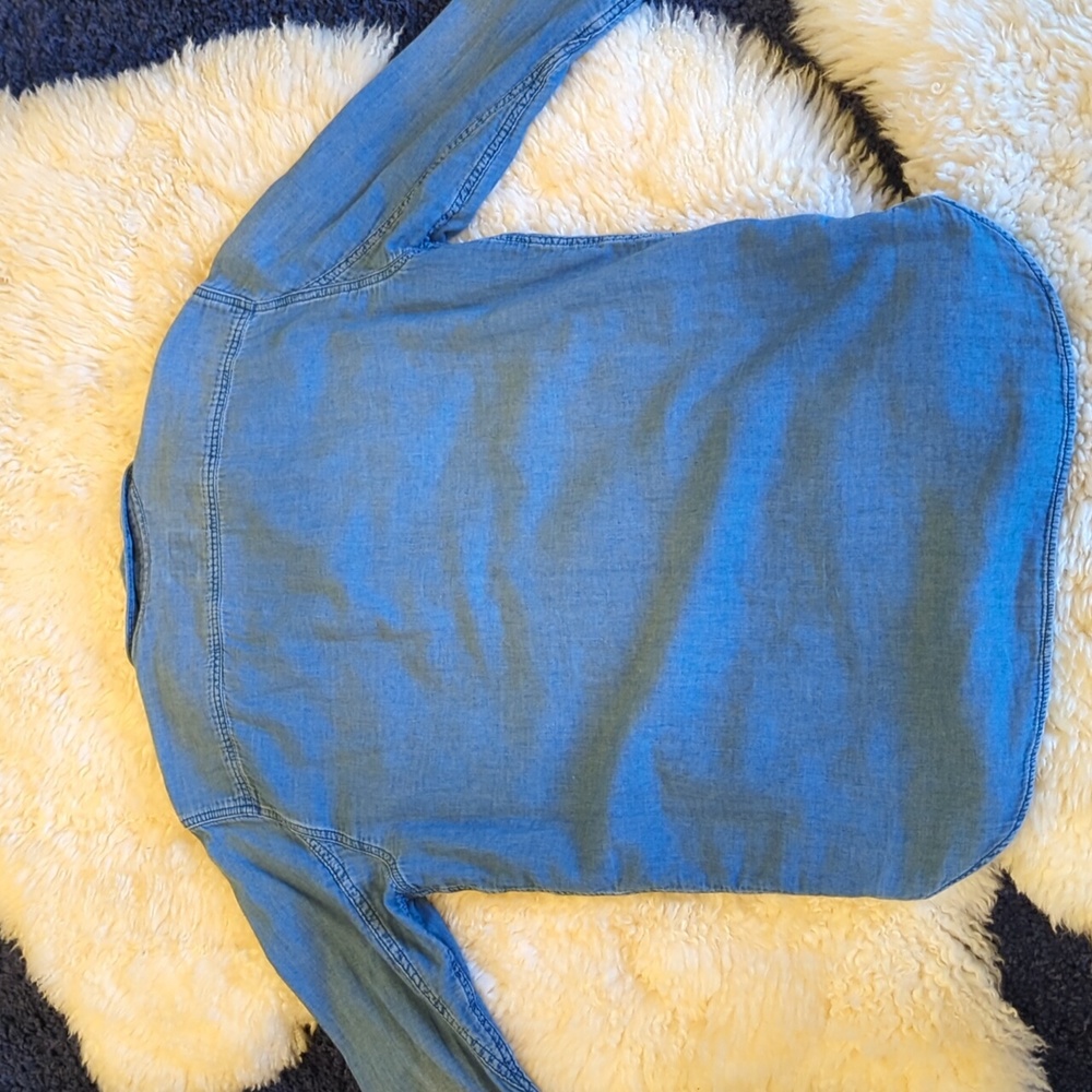 Gap Casual Chambray Button Down Shirt - image 4